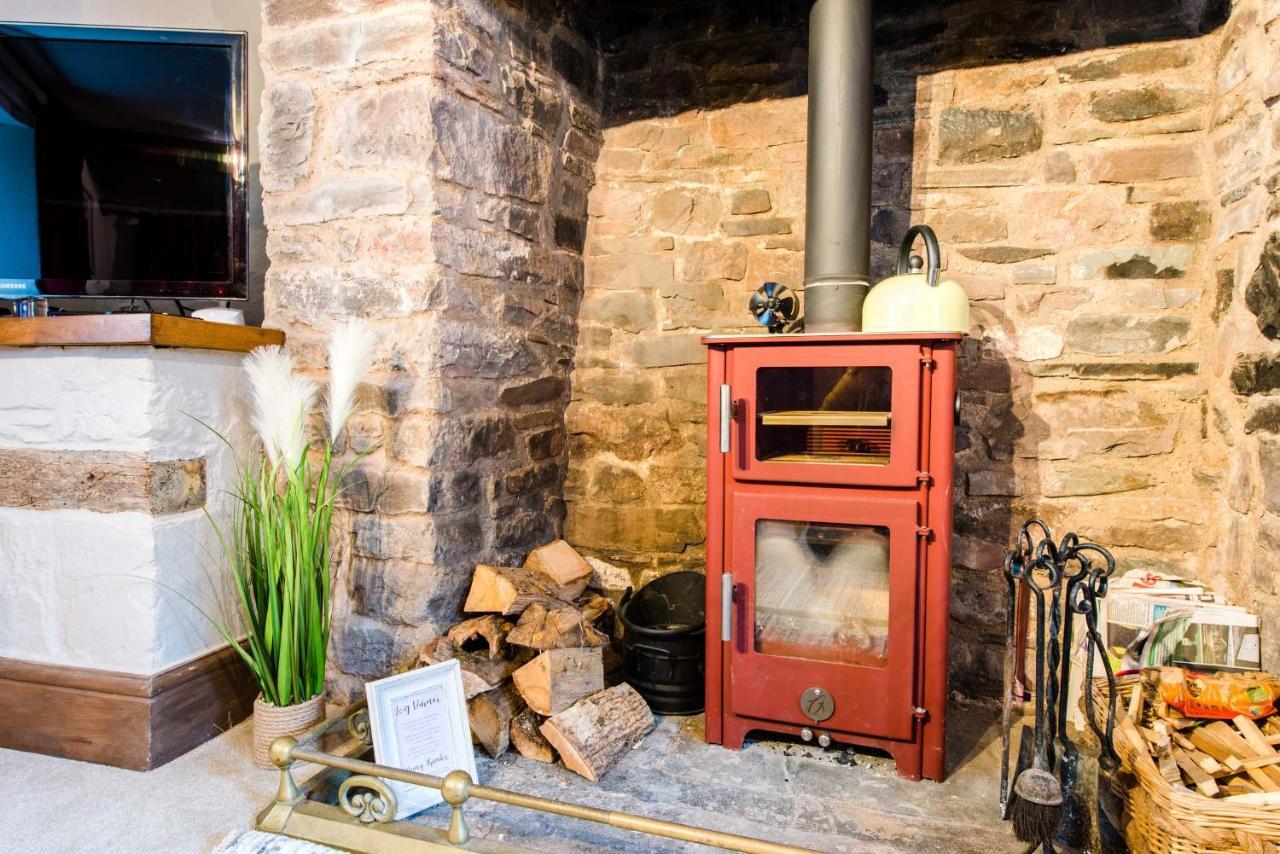 Cosy 2-Bed Cottage In Defynnog, Brecon Sennybridge Exterior photo