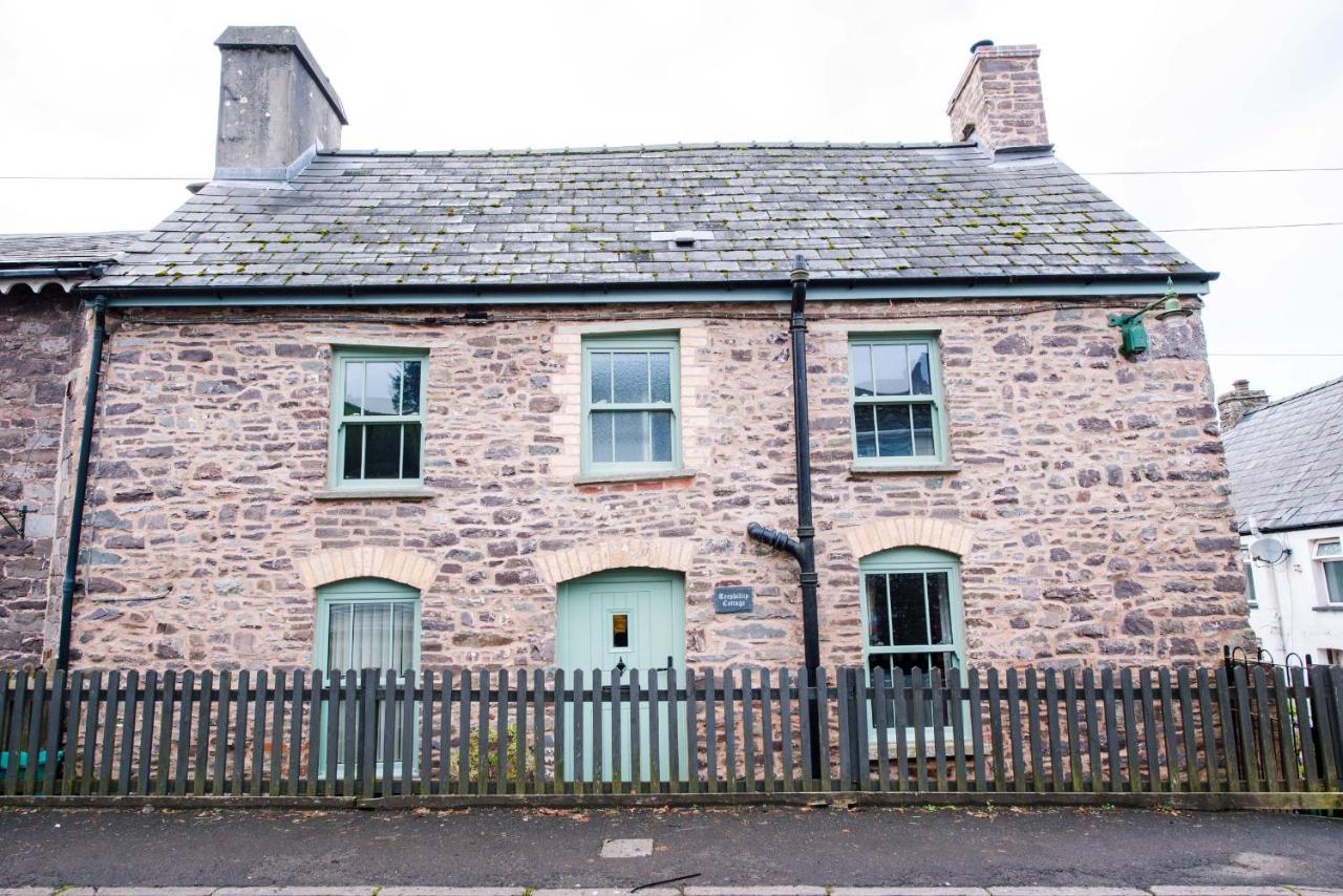 Cosy 2-Bed Cottage In Defynnog, Brecon Sennybridge Exterior photo